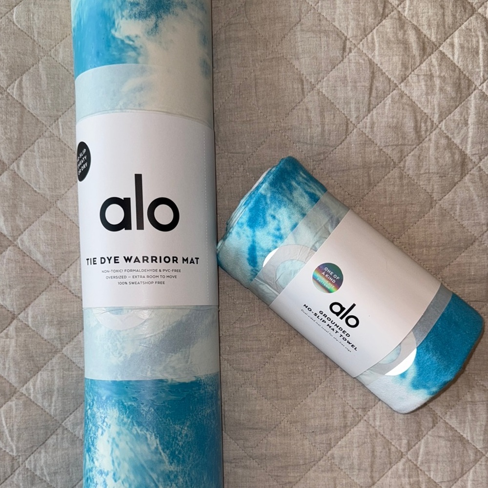 Alo Tie Dye Warrior Mat and Mat Towel Set
